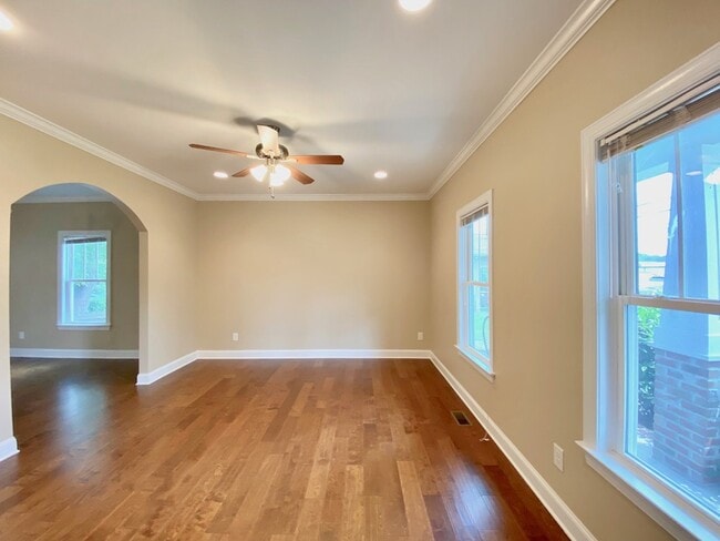 Building Photo - 2024 Jersey Ave