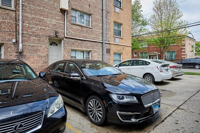 Foto del edificio - 2205 W Highland Ave