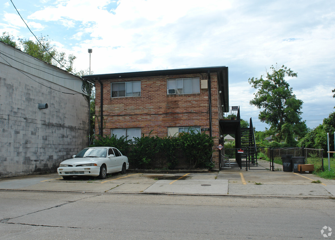 Building Photo - 1917 Leonidas St