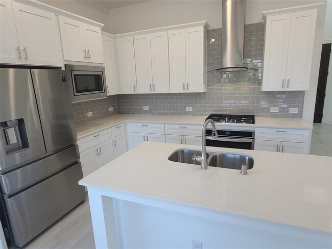 Foto del edificio - 12758 Royal Oaks Ln