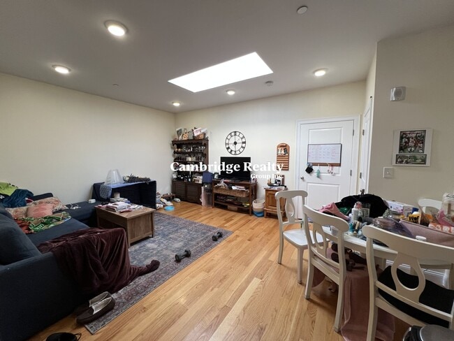 Building Photo - 547 Washington St