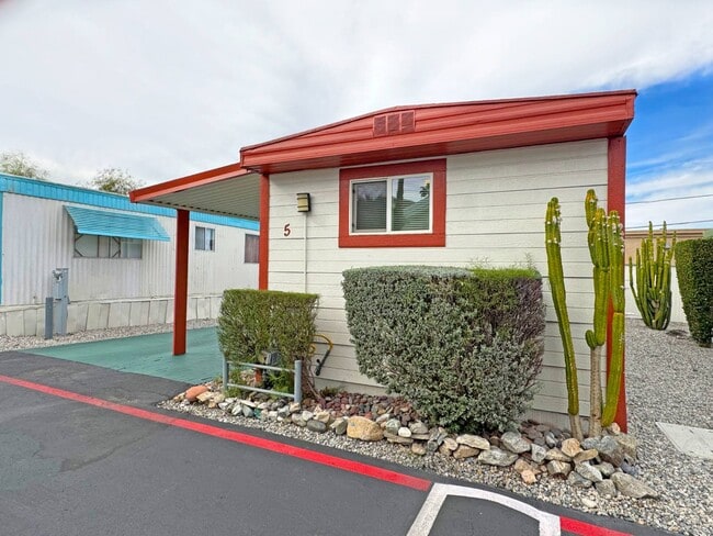 Building Photo - 70210 CA-111