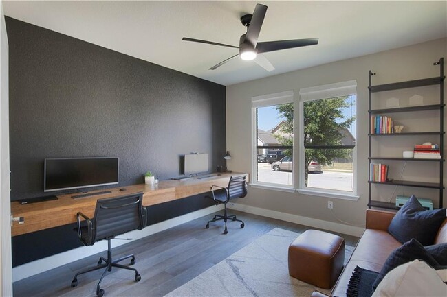 Foto del edificio - 7413 Groundhog Wy