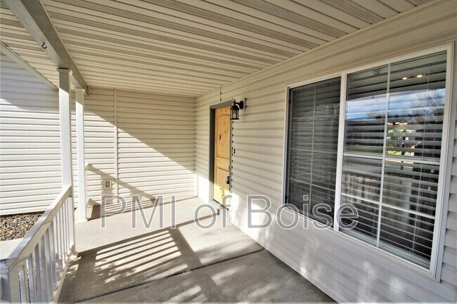 Foto del edificio - 6480 E Shellbrook Dr