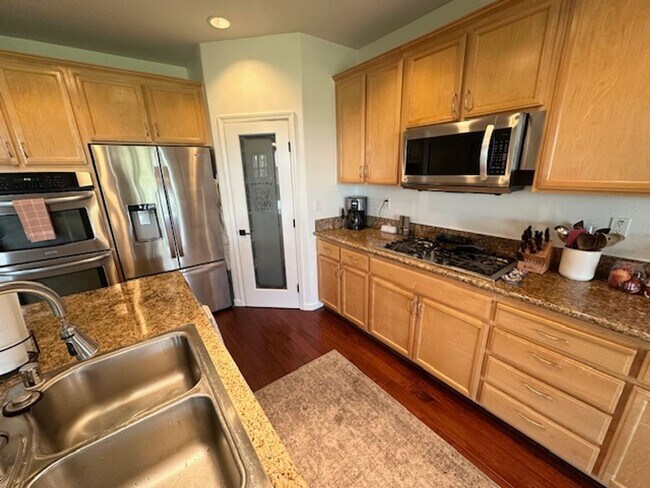 Building Photo - Brentwood 4 bd/ 2.5 bath with Speakeasy Ro...