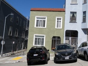 Building Photo - 440-442-442 Green St