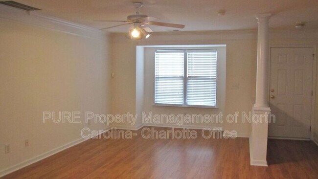 Foto del edificio - 18554 Oakhurst Blvd