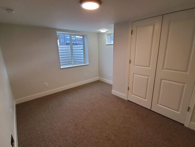 Dormitorio 2 - 308 N 14th Ave