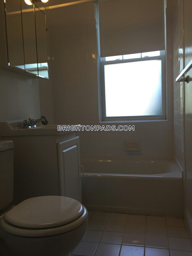 100 Kilsyth Rd Unit 4, Boston, MA 02135 Room for Rent in Boston, MA