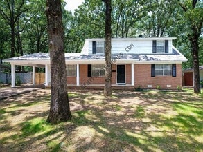 Building Photo - 6205 Chippewa Dr
