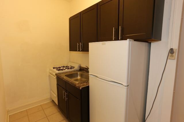 Foto del edificio - 2849 N Burling St