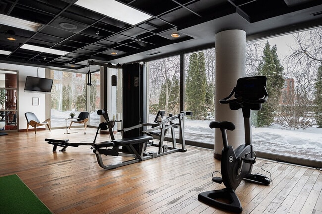 Building Photo - 3024 Rue Sainte-Émilie