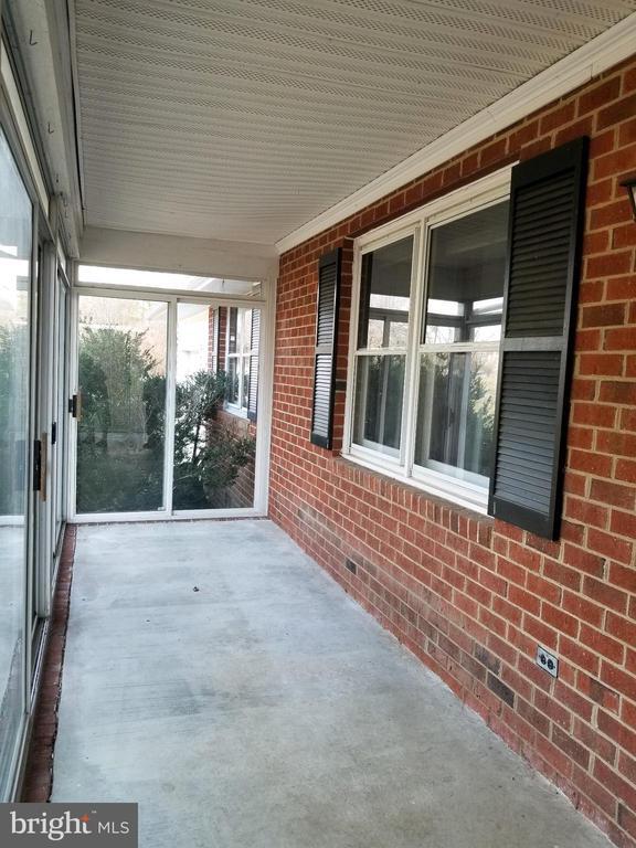 Foto del edificio - 90 Parrish Ln
