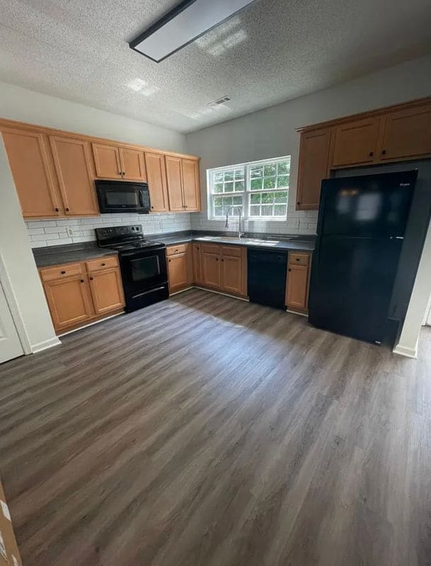 Building Photo - 8490 Oakley Cir