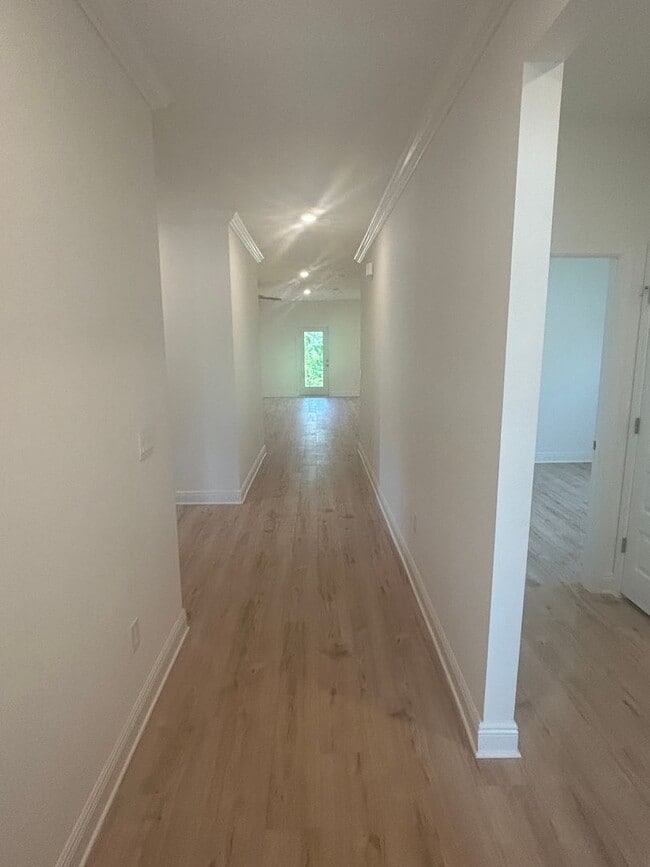 Building Photo - Beautiful 4 Bedroom Home in Point Washington!