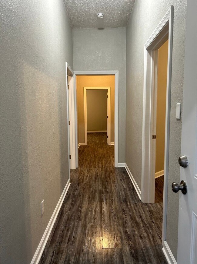 Building Photo - Newly Renovated Home in South Memphis