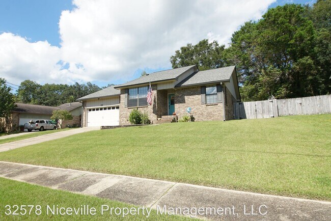 Building Photo - 3 br, 2 bath House - 221 Karen Ct
