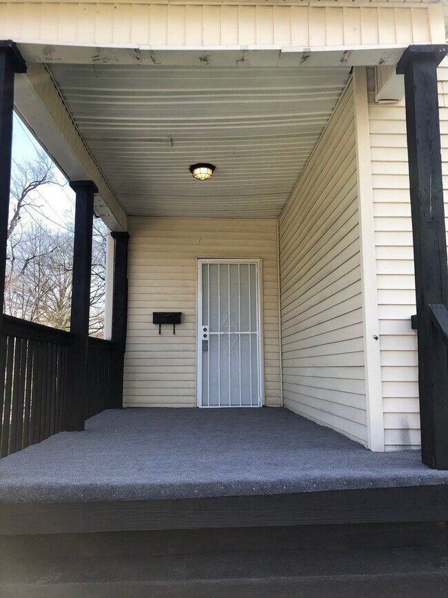 Building Photo - 432 S Linden Ave