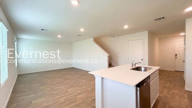 Foto del edificio - 16043 Mahogany Wy
