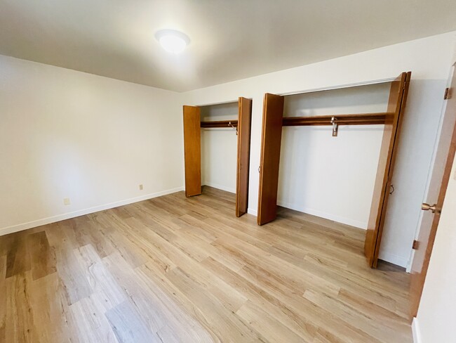 Building Photo - 405 Walnut St