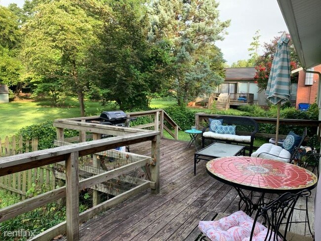 Building Photo - 3 br, 1 bath House - 2956 Claremont Rd