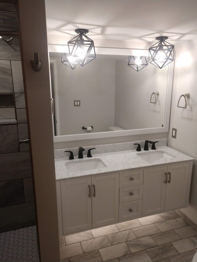 Foto del edificio - 8353 Kennedy Cir