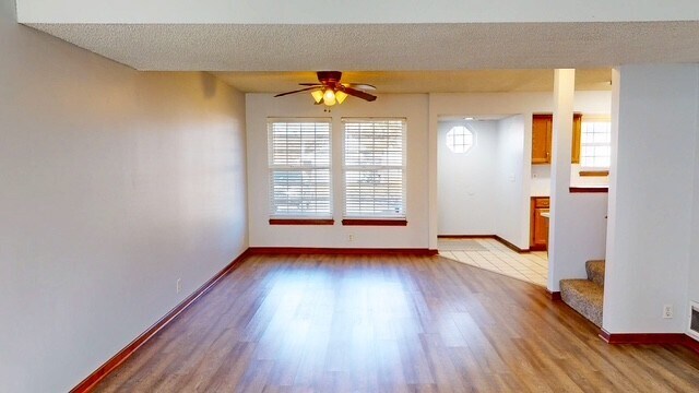 Foto del edificio - 1327 E 21st Ter