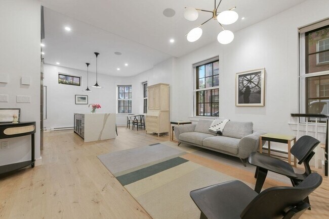 Building Photo - 93 Revere St