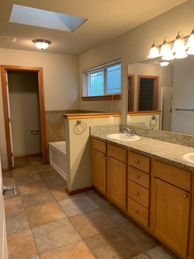 Foto del edificio - Frances Carey