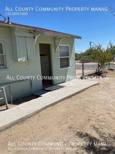 Building Photo - 1 BED 1 BATH for RENT in 29 Palms! CLOSE T...