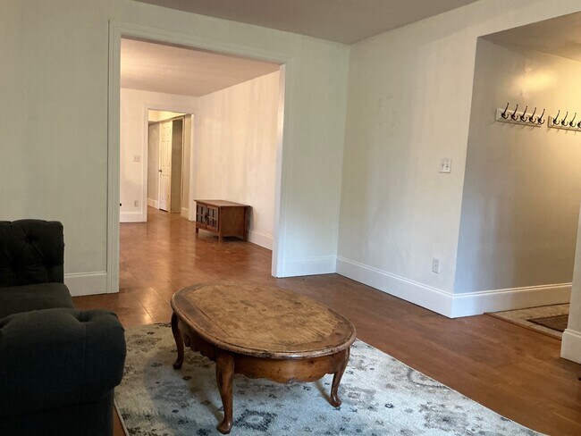 Living Room to Dining Room and Front Entry - 2136 W Wilson Ave