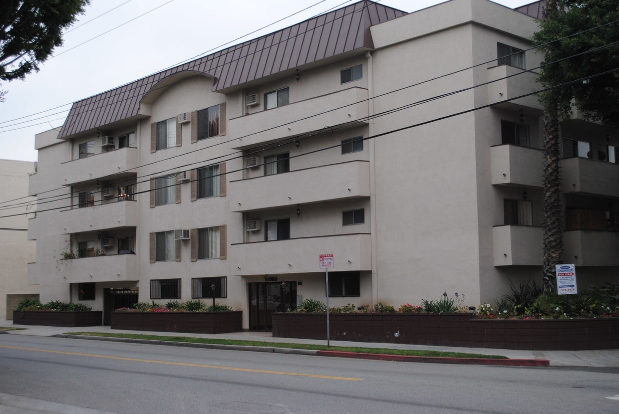 Primary Photo - 10980 Ohio Ave