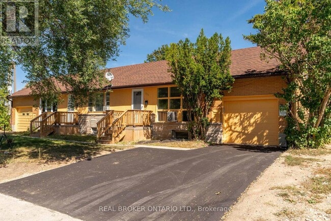 Photo du bâtiment - 301 Franklin St N