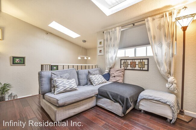 Building Photo - 2 br, 2.5 bath House - 8145 Cobblestone Ln