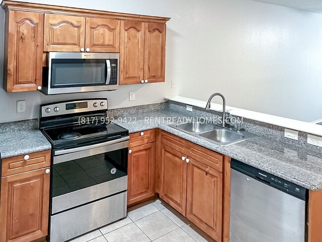 Building Photo - 3130 S Cherry Ln