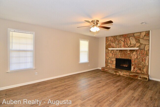 Building Photo - 3 br, 2 bath House - 2811 Butler Manor Drive