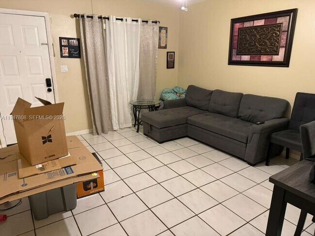 Foto del edificio - 6031 Shaker Wood Cir