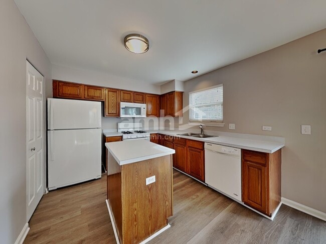 Foto del edificio - 1613 Gleneagle Ct