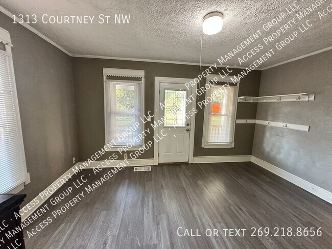 Foto del edificio - 1313 Courtney St NW