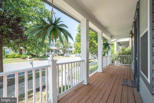 Foto del edificio - 20460 Charter Oak Dr