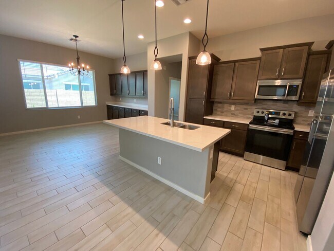 Building Photo - Coming Mid July!