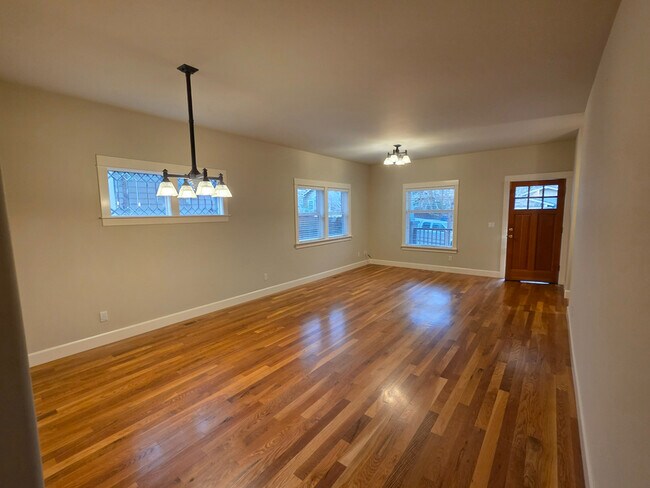 Foto del edificio - 2423 NW Awbrey Rd