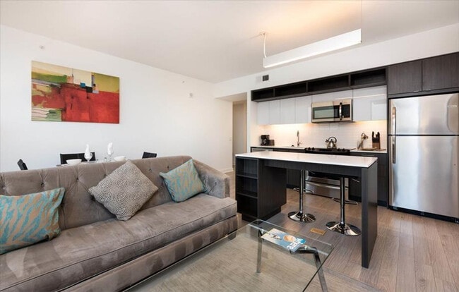 Building Photo - 11911 Freedom Dr