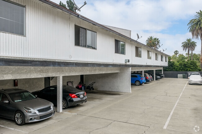 Estacionamiento cubierto - The William on Sunset