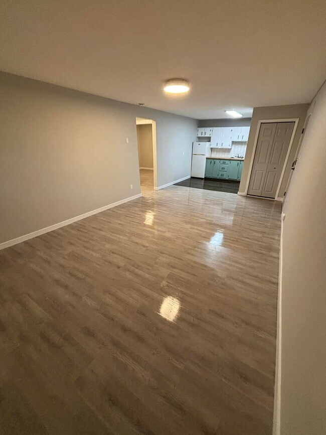 Building Photo - 30 Parkwood Dr