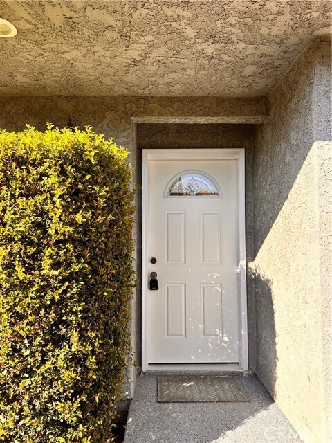 Building Photo - 5830 Cloverly Ave