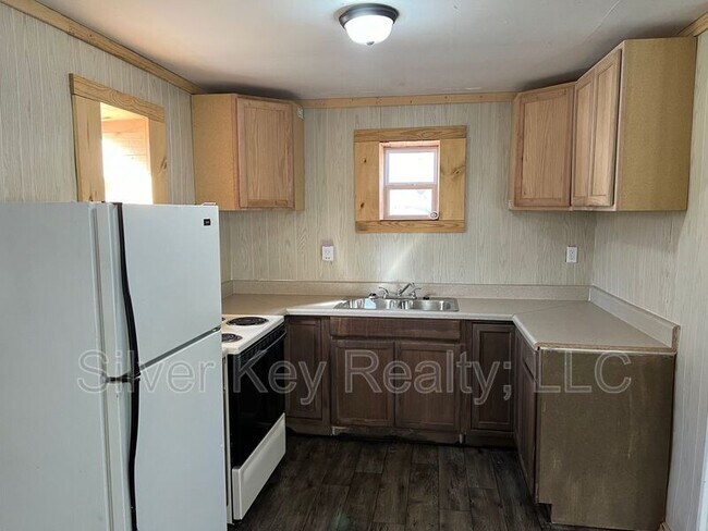 Building Photo - 1121 Athens Pike