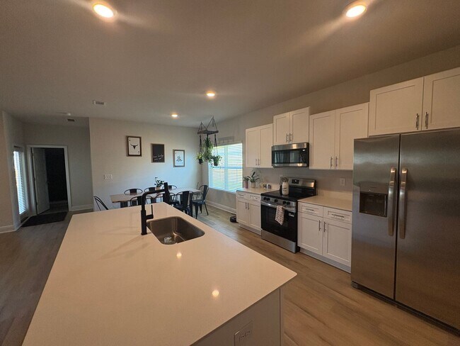 Foto del edificio - 5614 Becky Thatcher Ct