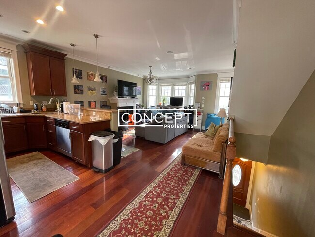 Building Photo - 15 Eldora St