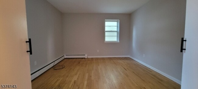 Building Photo - 138 Roseland Ave